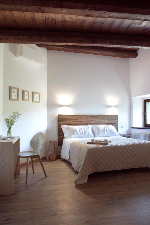 Hotel Il borgo Casteldelci Esterno foto
